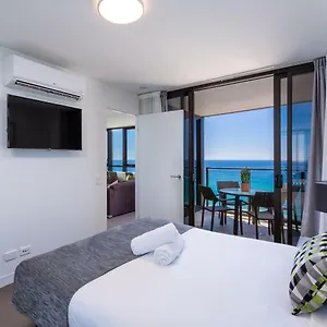  Apartment Serain Residences On Surfers